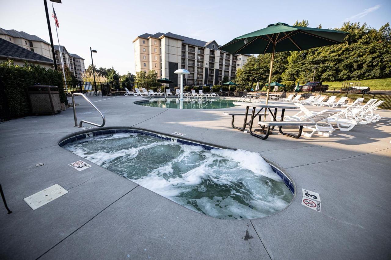 Mvc - Unit 1302 - The Cove Apartment
