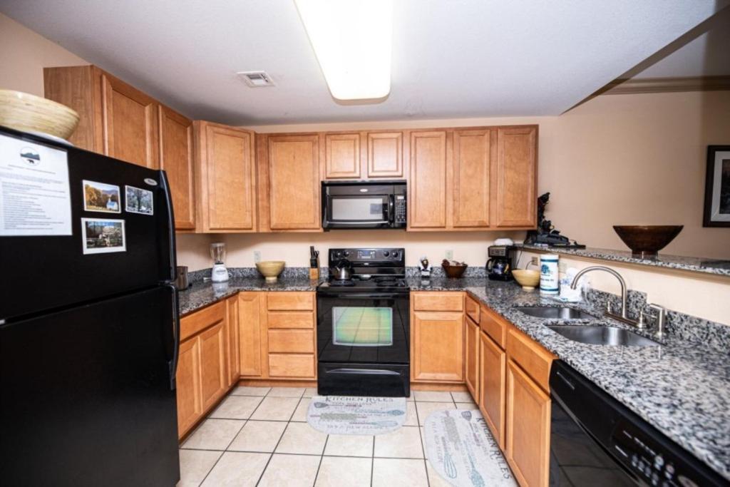 Mvc - Unit 1302 - The Cove Apartment